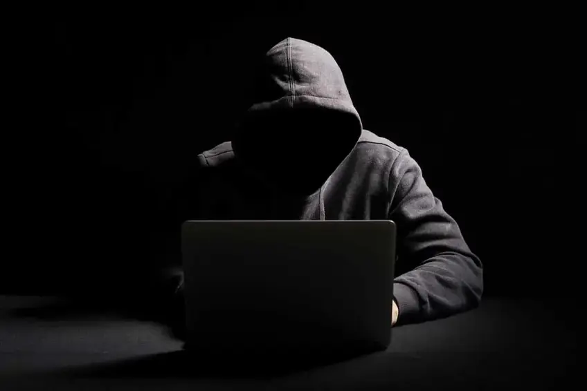 Protège-toi des arnaques dans le secteur des Night Clubs
